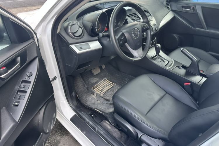 Used Mazda 3 2013 Sedan 1.6L Automatic Elite Model Interior 4