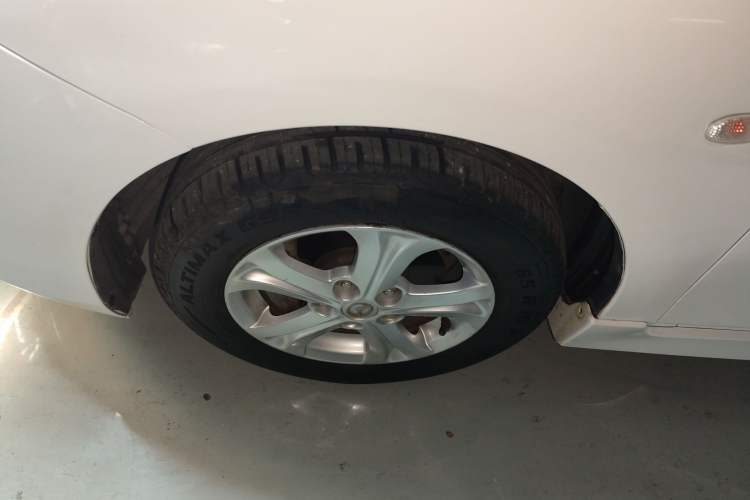 Used Mazda 3 2013 Hatchback 1.6L Automatic Elite Model Left Front Wheel Hub