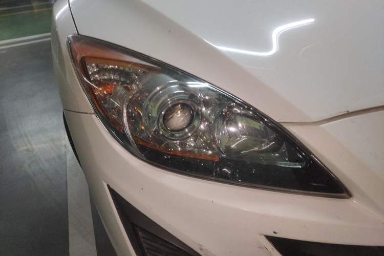 Used Mazda 3 2013 Hatchback 1.6L Automatic Elite Model Right Front Headlight