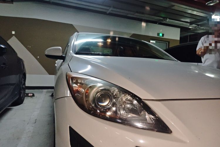 Used Mazda 3 2013 Sedan 1.6L Automatic Elite Model Right Front Headlight
