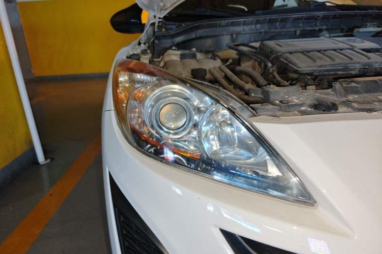 Used Mazda 3 2013 Hatchback 1.6L Automatic Elite Model Right Front Headlight