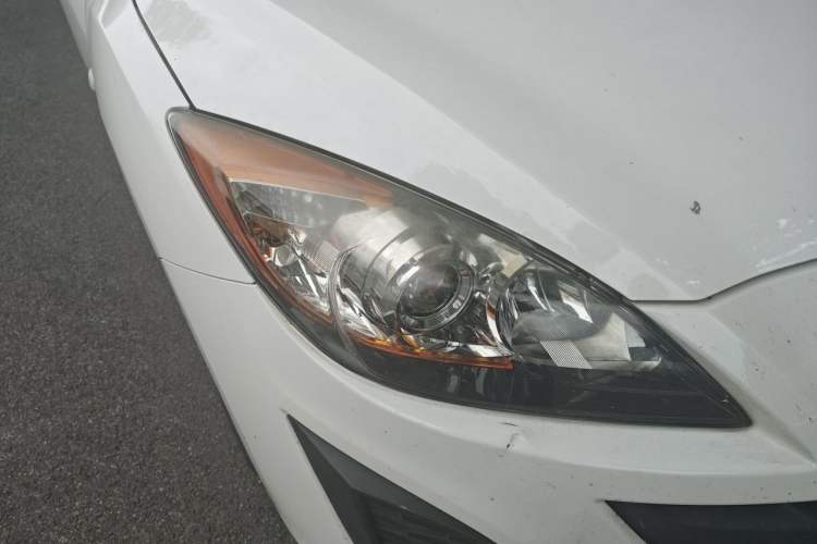 Used Mazda 3 2013 Hatchback 1.6L Automatic Elite Model Right Front Headlight