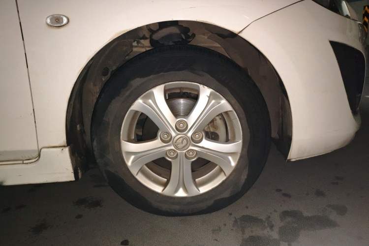 Used Mazda 3 2013 Hatchback 1.6L Automatic Elite Model Right Front Wheel Hub