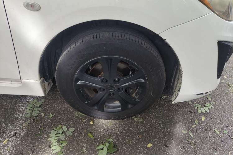Used Mazda 3 2013 Hatchback 1.6L Automatic Elite Model Right Front Wheel Hub