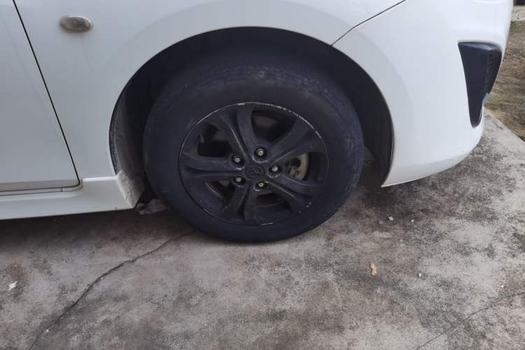 Used Mazda 3 2013 Hatchback 1.6L Automatic Elite Model Right Front Wheel Hub