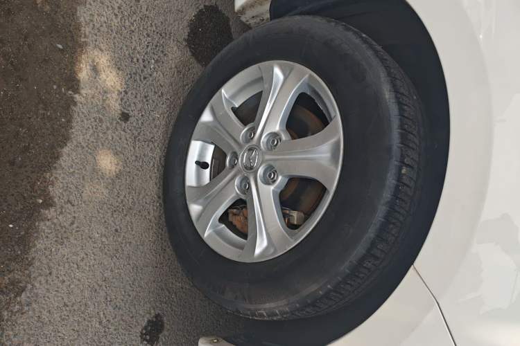Used Mazda 3 2013 Sedan 1.6L Automatic Elite Model Right Front Wheel Hub