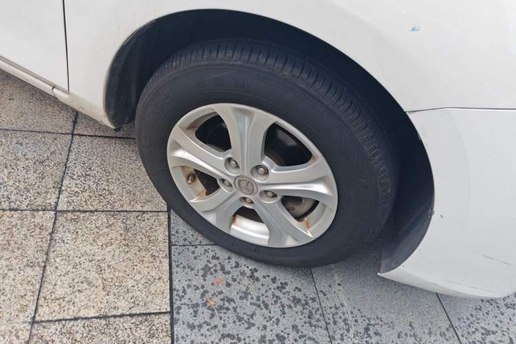Used Mazda 3 2013 Sedan 1.6L Automatic Elite Model Right Front Wheel Hub