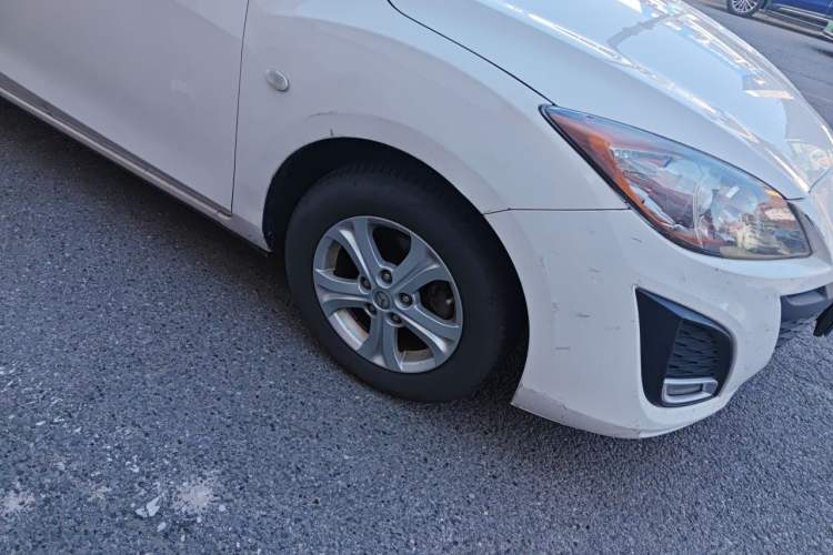 Used Mazda 3 2013 Sedan 1.6L Automatic Elite Model Right Front Wheel Hub