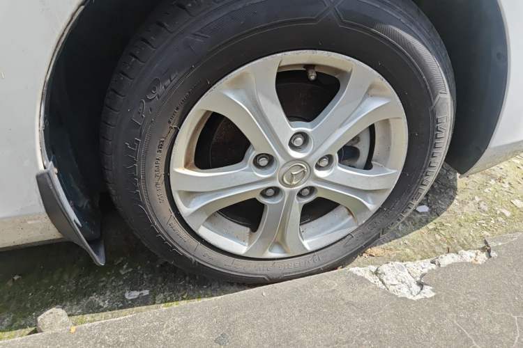 Used Mazda 3 2013 Sedan 1.6L Automatic Elite Model Right Front Wheel Hub