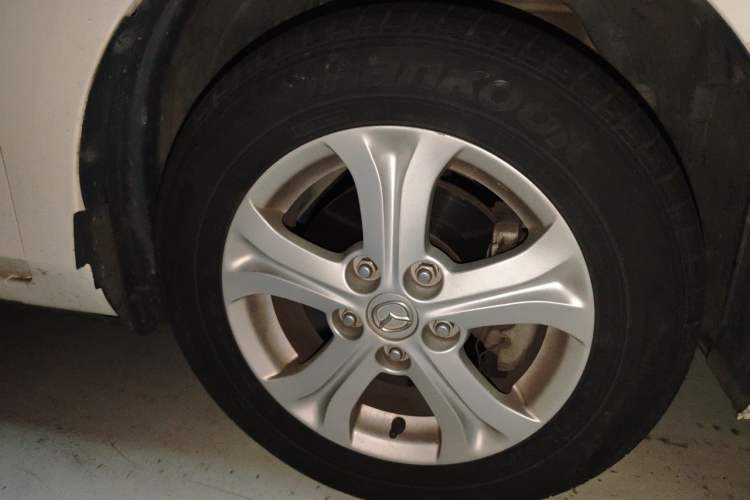 Used Mazda 3 2013 Sedan 1.6L Automatic Elite Model Right Front Wheel Hub