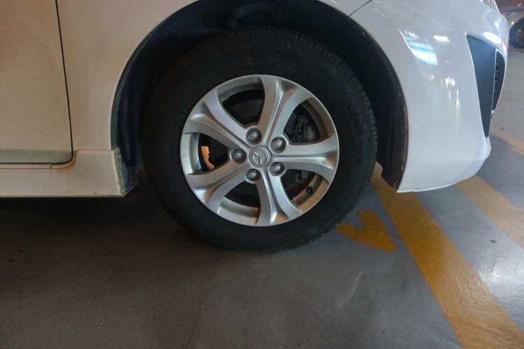 Used Mazda 3 2013 Hatchback 1.6L Automatic Elite Model Right Front Wheel Hub