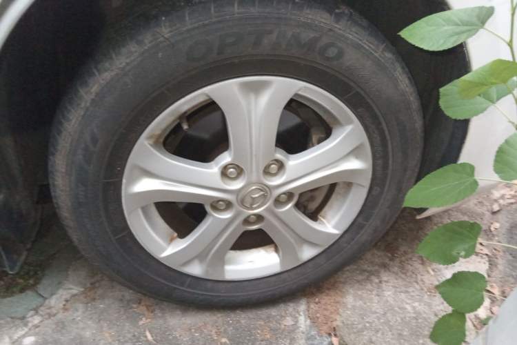Used Mazda 3 2013 Sedan 1.6L Automatic Elite Model Right Front Wheel Hub