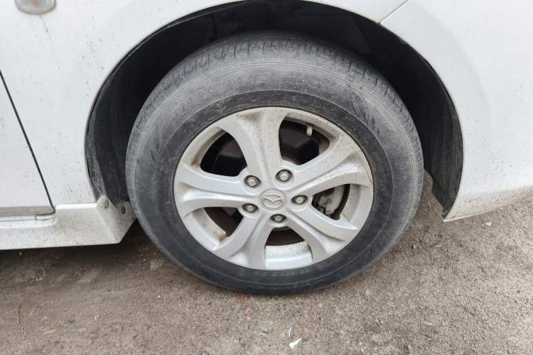 Used Mazda 3 2013 Hatchback 1.6L Automatic Elite Model Right Front Wheel Hub
