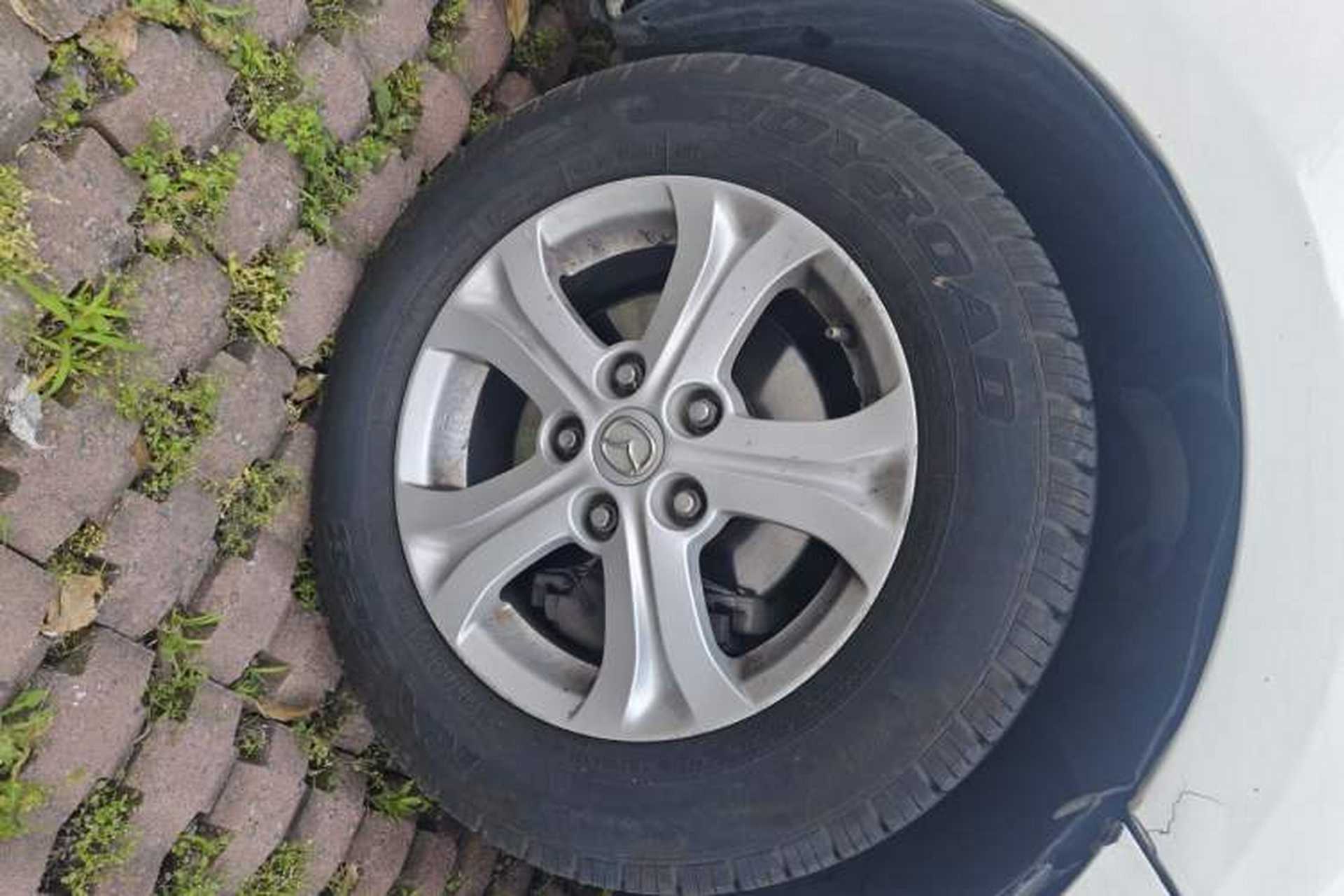 Used Mazda 3 2013 Hatchback 1.6L Automatic Elite Model Right Front Wheel Hub