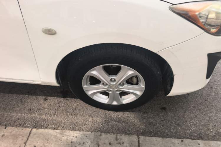 Used Mazda 3 2013 Sedan 1.6L Automatic Elite Model Right Front Wheel Hub