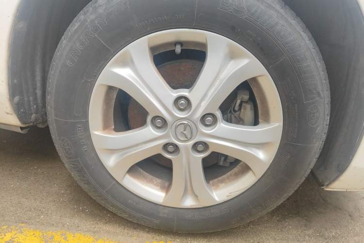 Used Mazda 3 2013 Sedan 1.6L Automatic Elite Model Right Front Wheel Hub