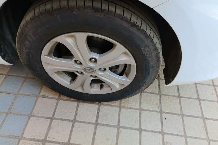 Used Mazda 3 2013 Sedan 1.6L Automatic Elite Model Right Front Wheel Hub