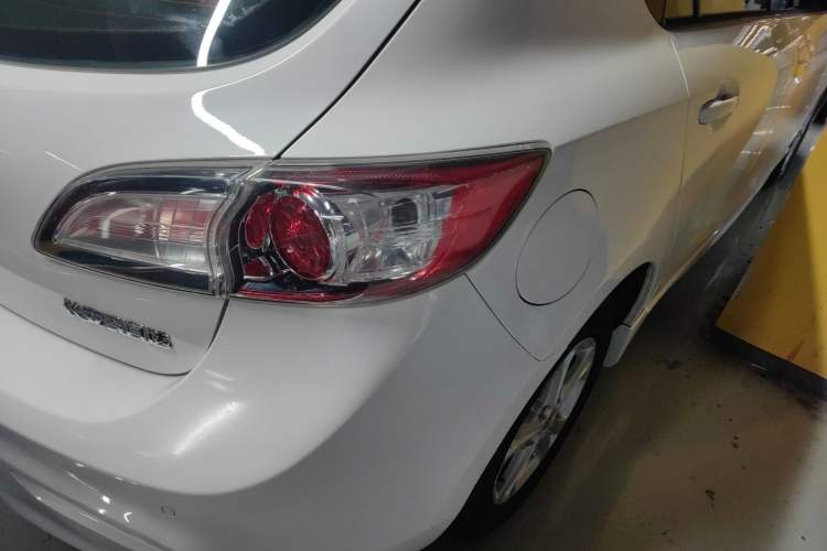 Used Mazda 3 2013 Hatchback 1.6L Automatic Elite Model Right Rear Taillight