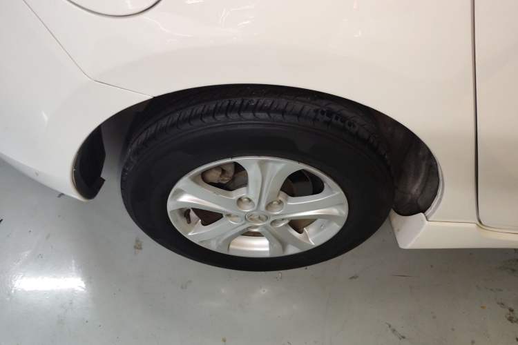 Used Mazda 3 2013 Hatchback 1.6L Automatic Elite Model Right Rear Wheel Hub