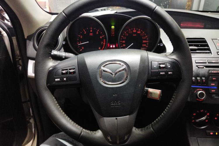Used Mazda 3 2013 Sedan 1.6L Automatic Elite Model Steering Wheel