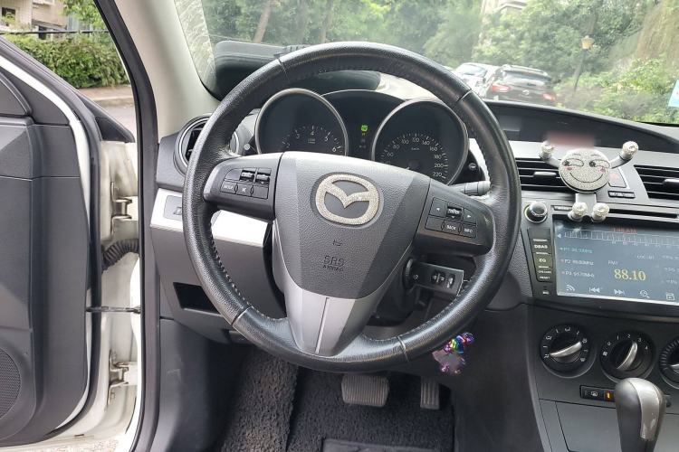 Used Mazda 3 2013 Sedan 1.6L Automatic Elite Model Steering Wheel