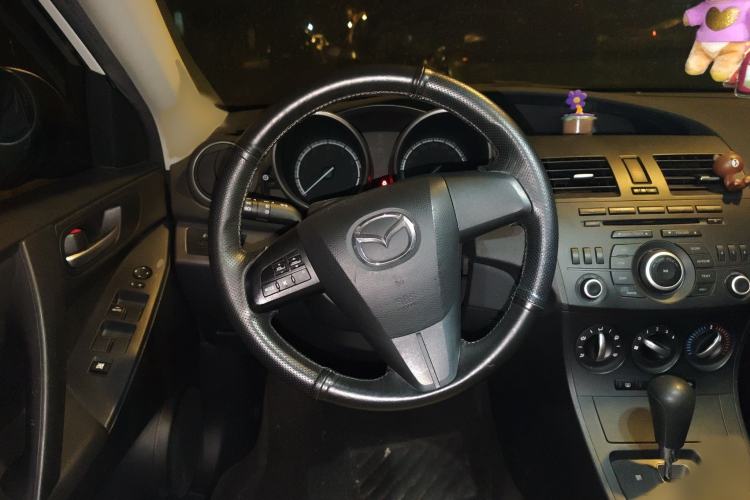 Used Mazda 3 2013 Hatchback 1.6L Automatic Elite Model Steering Wheel