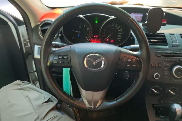 Used Mazda 3 2013 Sedan 1.6L Automatic Elite Model Steering Wheel
