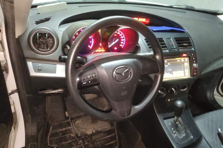 Used Mazda 3 2013 Hatchback 1.6L Automatic Elite Model Steering Wheel