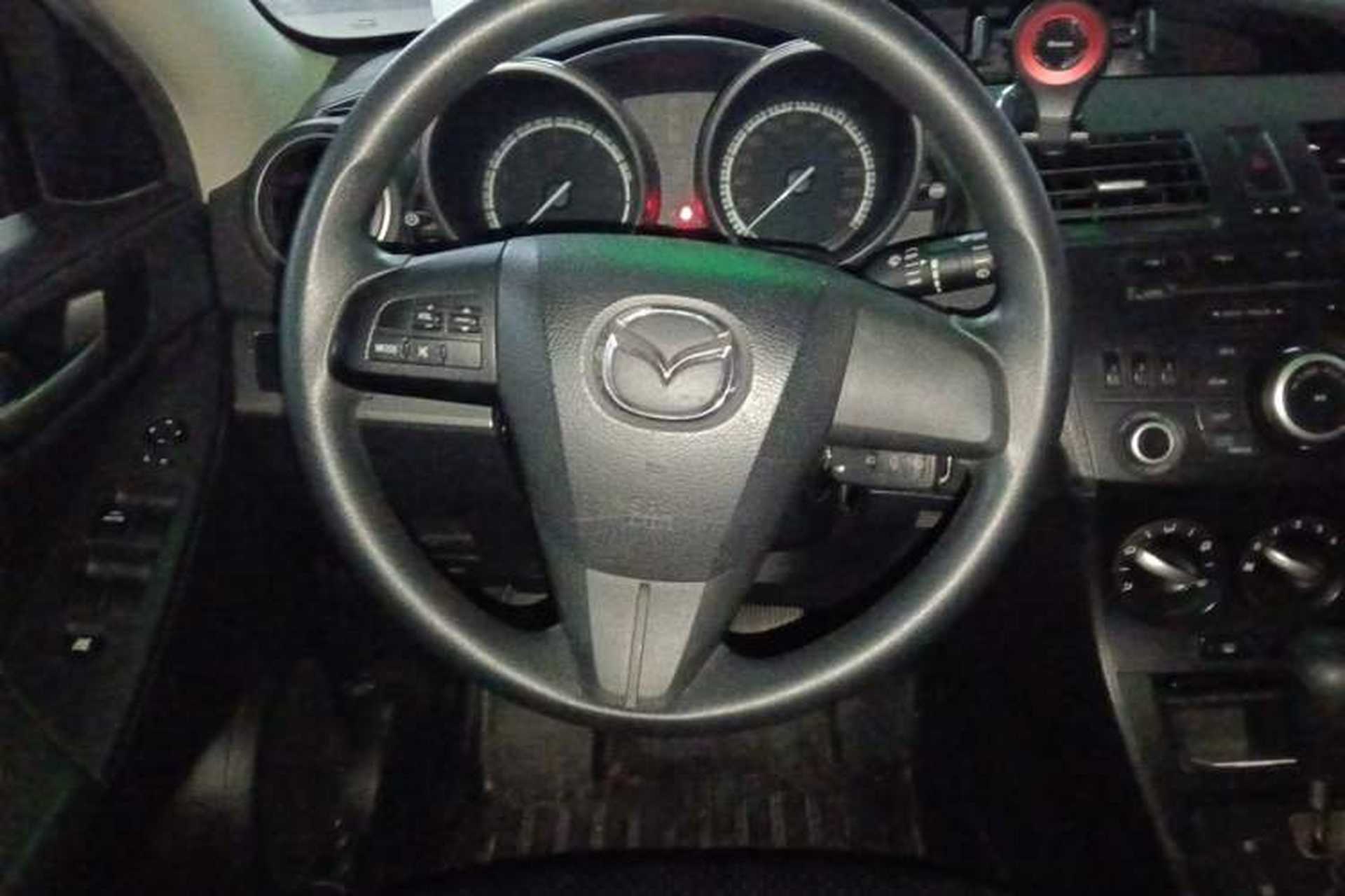 Used Mazda 3 2013 Hatchback 1.6L Automatic Elite Model Steering Wheel