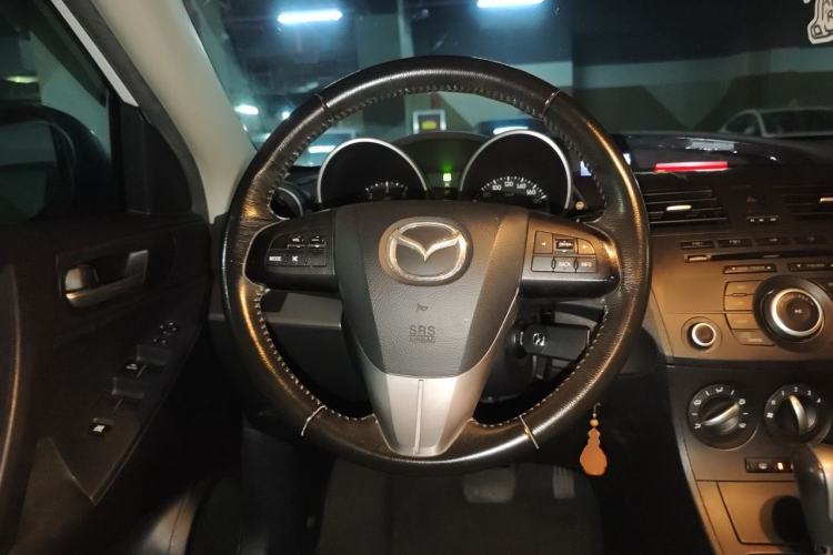 Used Mazda 3 2013 Sedan 1.6L Automatic Elite Model Steering Wheel