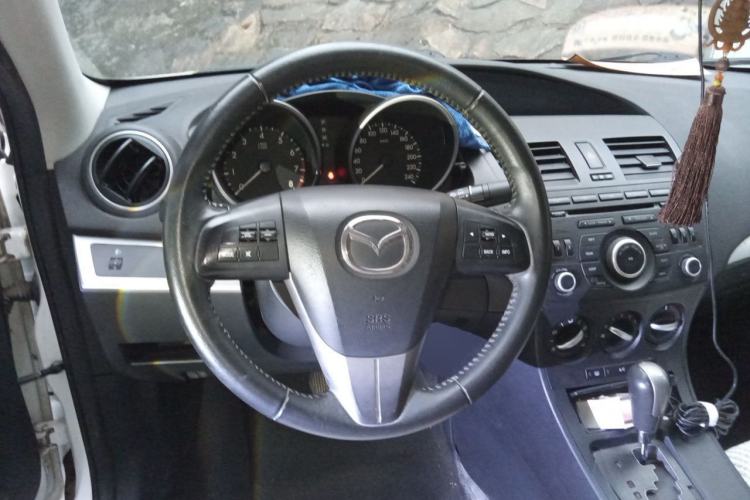 Used Mazda 3 2013 Sedan 1.6L Automatic Elite Model Steering Wheel