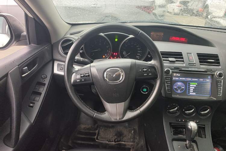 Used Mazda 3 2013 Sedan 1.6L Automatic Elite Model Steering Wheel