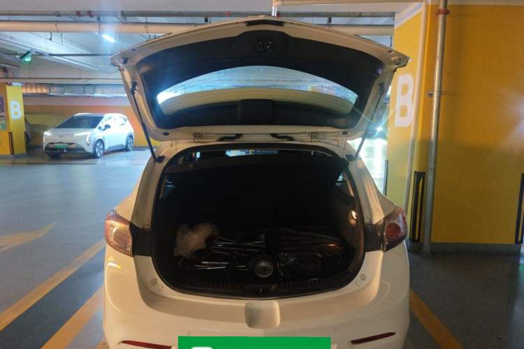 Used Mazda 3 2013 Hatchback 1.6L Automatic Elite Model Trunk