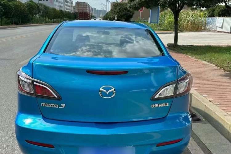 Used Mazda 3 2015 Sedan 1.6L Automatic Comfort Model Exterior 2