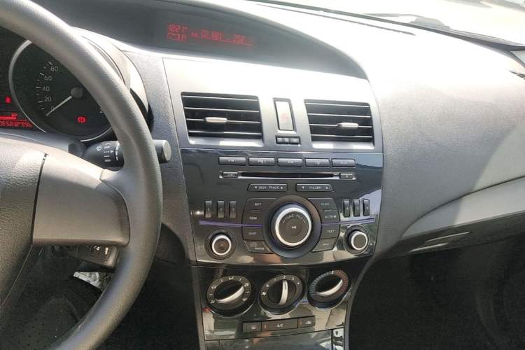 Used Mazda 3 2015 Sedan 1.6L Manual Comfort Model Audio And AC Panel