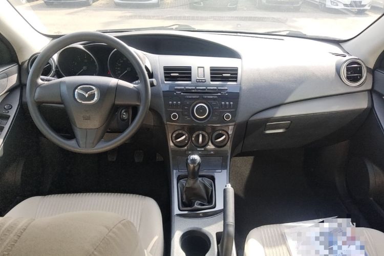 Used Mazda 3 2015 Sedan 1.6L Manual Comfort Model Center Console