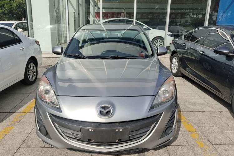 Used Mazda 3 2015 Sedan 1.6L Manual Comfort Model Front