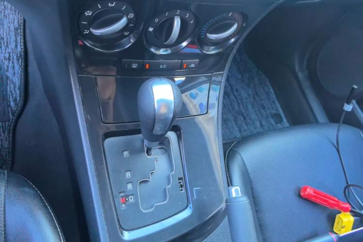 Used Mazda 3 2015 Sedan 1.6L Automatic Elite Model Gear Lever