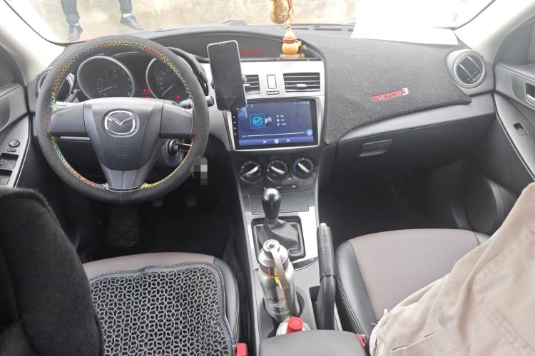Used Mazda 3 2015 Hatchback 1.6L Manual Comfort Edition Center Console