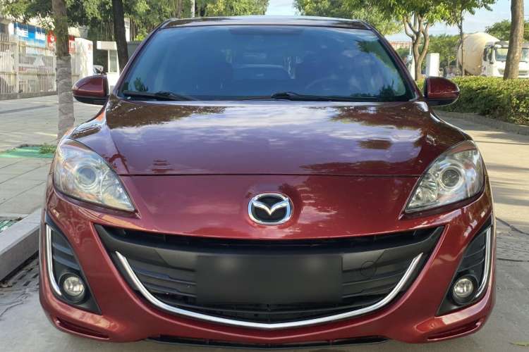 Used Mazda 3 2015 Hatchback 1.6L Automatic Elite Model Exterior 1