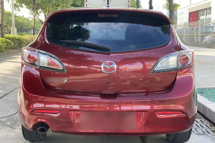 Used Mazda 3 2015 Hatchback 1.6L Automatic Elite Model Exterior 4