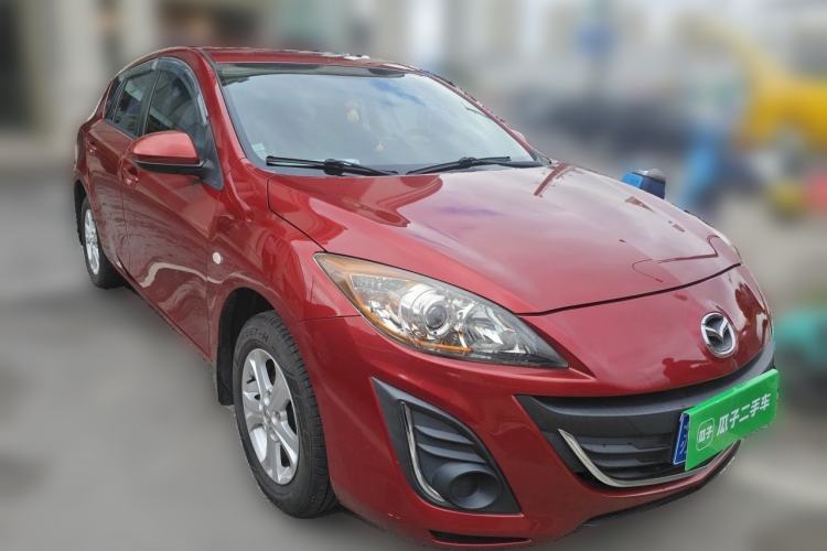 Used Mazda 3 2015 Hatchback 1.6L Manual Comfort Edition Front Right 45 Deg