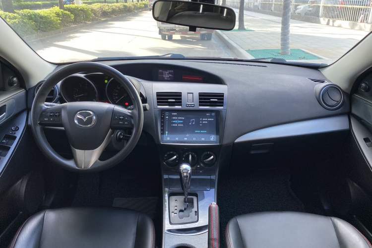 Used Mazda 3 2015 Hatchback 1.6L Automatic Elite Model Interior 1