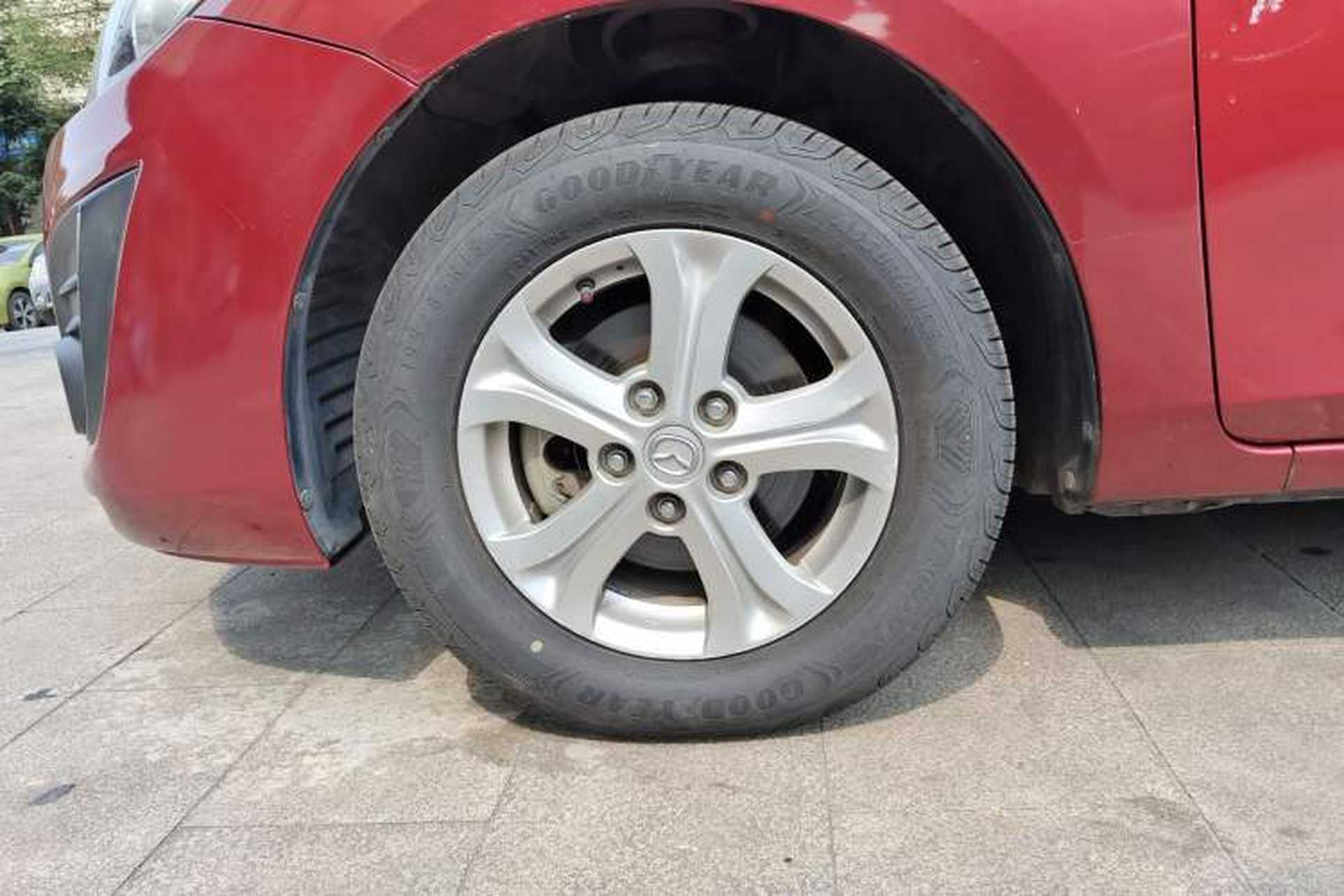 Used Mazda 3 2015 Sedan 1.6L Automatic Elite Model Left Front Wheel Hub