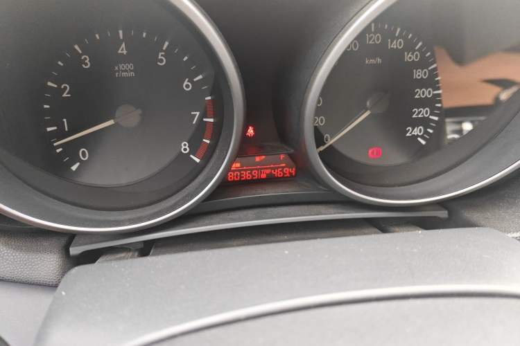 Used Mazda 3 2015 Hatchback 1.6L Manual Comfort Edition Odometer Close Up