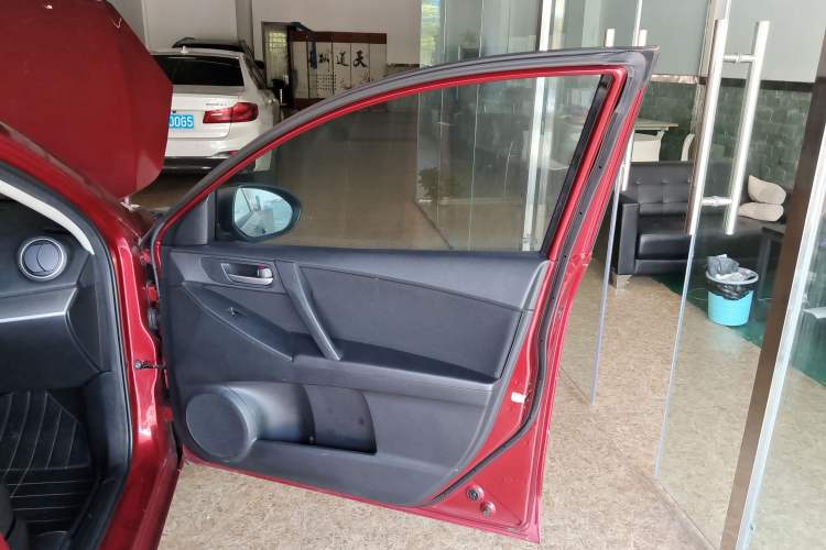 Used Mazda 3 2015 Sedan 1.6L Automatic Elite Model Right Front Door Interior