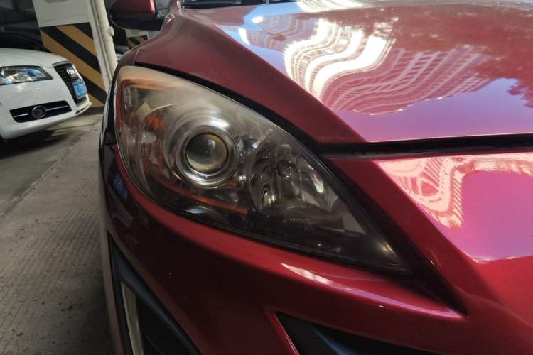Used Mazda 3 2015 Hatchback 1.6L Automatic Elite Model Right Front Headlight