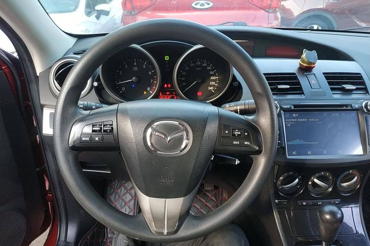 Used Mazda 3 2015 Sedan 1.6L Automatic Elite Model Steering Wheel