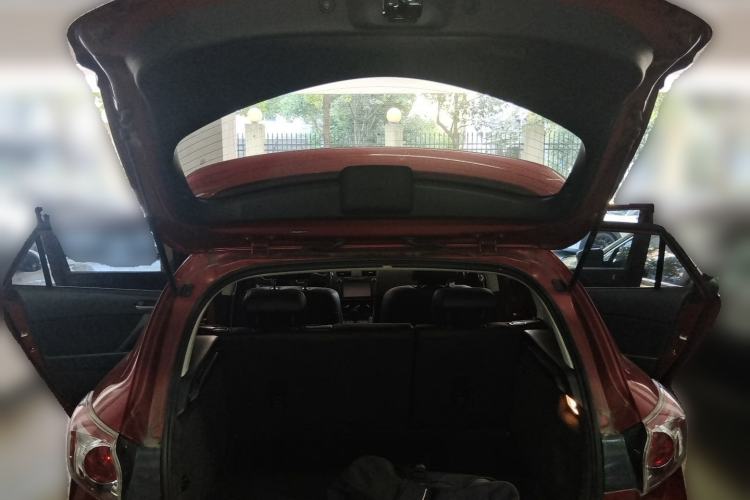 Used Mazda 3 2015 Hatchback 1.6L Automatic Elite Model Trunk