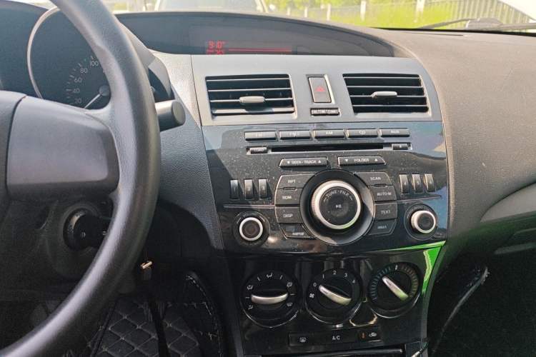 Used Mazda 3 2015 Sedan 1.6L Manual Comfort Model Audio And AC Panel